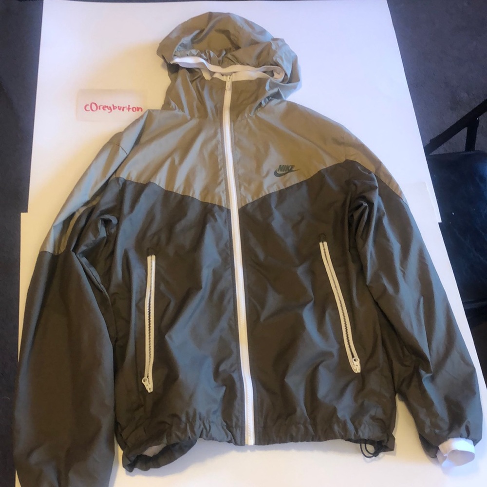 Small Gold and tan Nike windbreaker